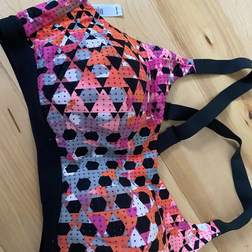 Victories secret sports bra